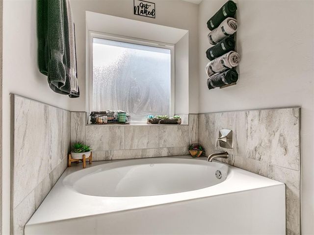 1760 Gladington Court, Newcastle, OK 73065