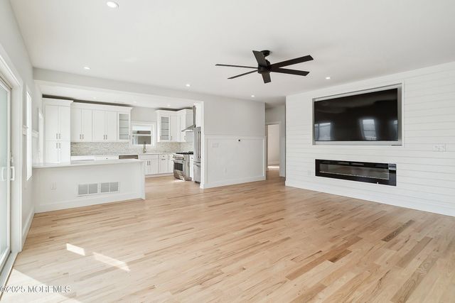 51 Bay Shore Drive, Toms River, NJ 08753