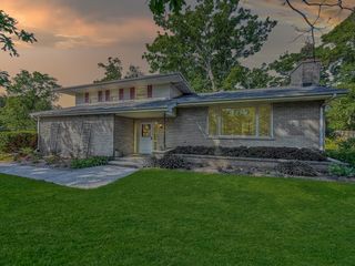 4705 Wild Cherry Road, Crystal Lake, IL 60012