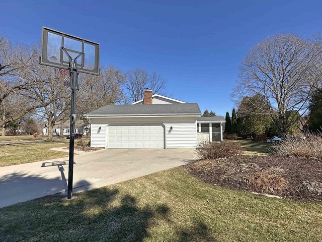 106 Apache Drive, Janesville, WI 53545