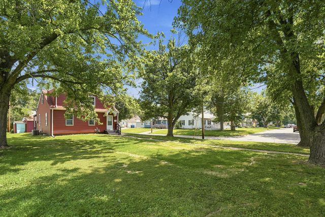 2055 36th Street, Rock Island, IL 61201