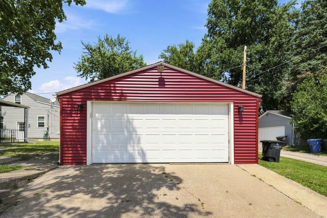 2055 36th Street, Rock Island, IL 61201