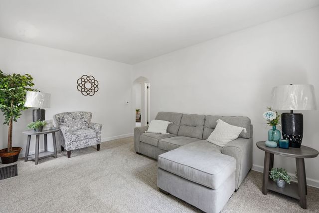 2055 36th Street, Rock Island, IL 61201