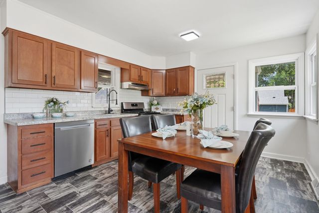 2055 36th Street, Rock Island, IL 61201