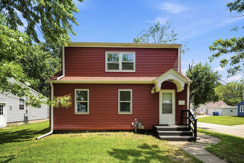 2055 36th Street, Rock Island, IL 61201