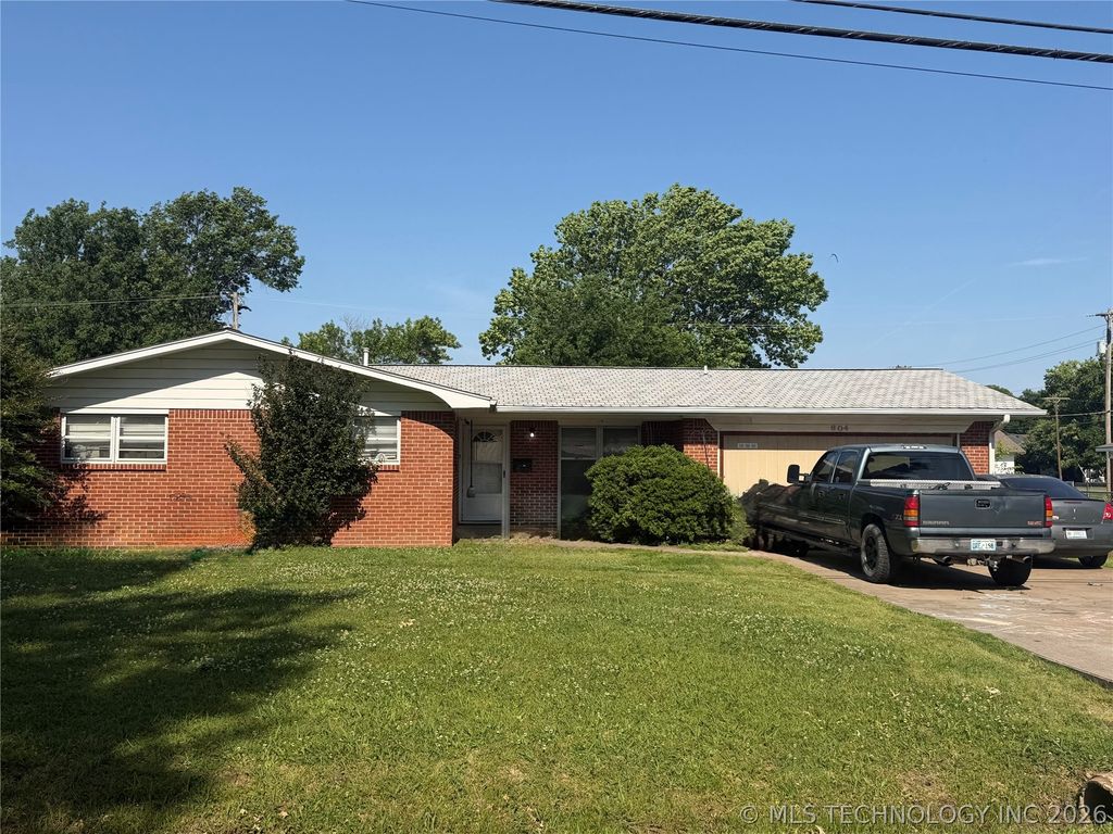 604 S White Avenue, Wagoner, OK 74467