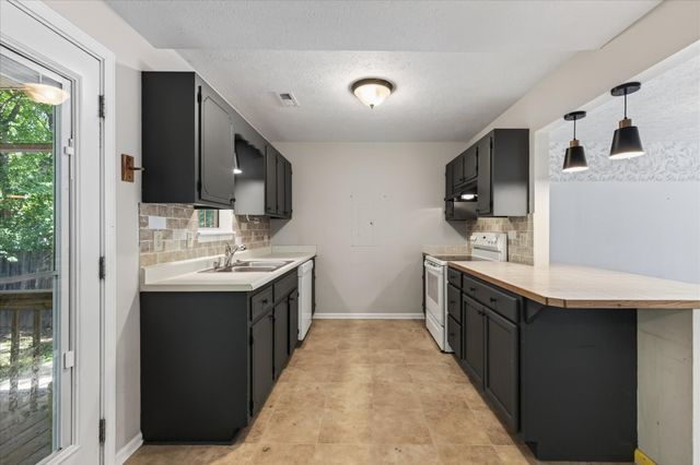 9209 Pembroke Oak Grove Rd, Oak Grove, KY 42262