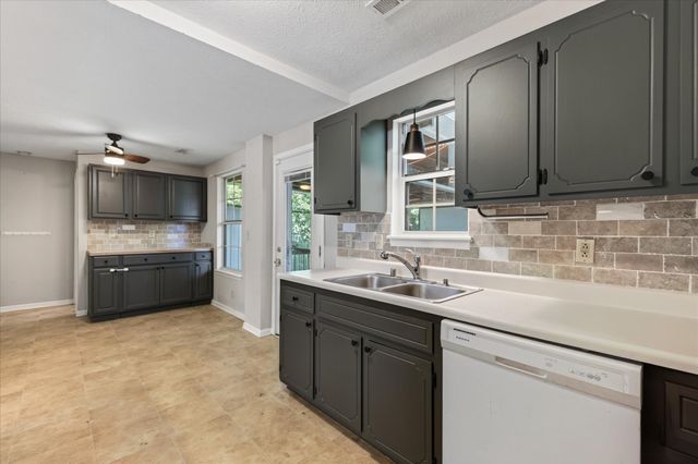 9209 Pembroke Oak Grove Rd, Oak Grove, KY 42262