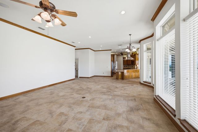 1614 Crow Creek Drive, Granbury, TX 76049