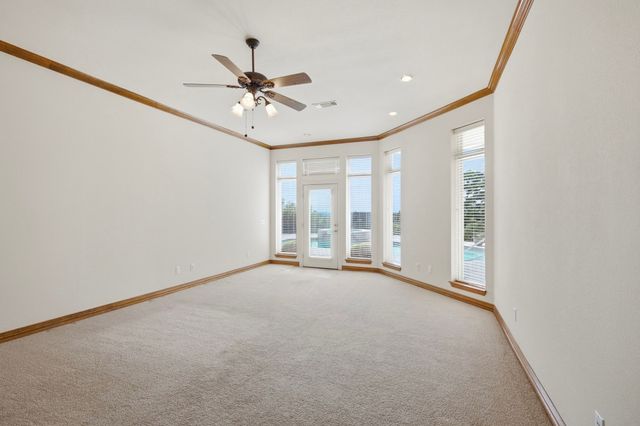1614 Crow Creek Drive, Granbury, TX 76049