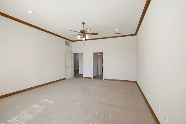 1614 Crow Creek Drive, Granbury, TX 76049
