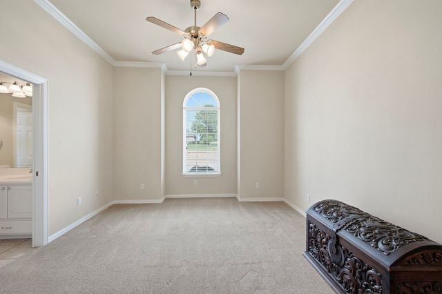 1614 Crow Creek Drive, Granbury, TX 76049