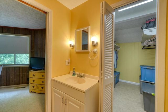 694 Ruby Lake Drive, Hiawassee, GA 30546
