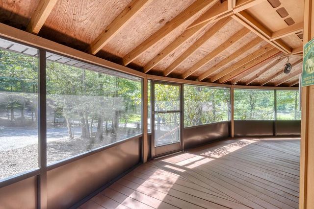 694 Ruby Lake Drive, Hiawassee, GA 30546