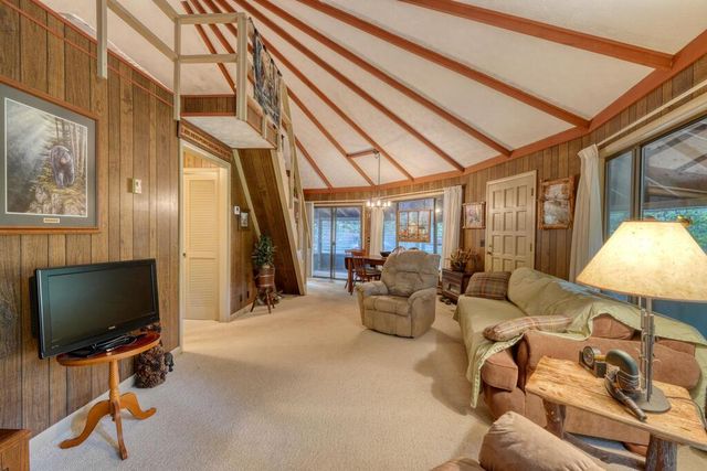 694 Ruby Lake Drive, Hiawassee, GA 30546