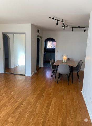 880 S Plum Grove Road 210, Palatine, IL 60067