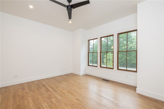 1738 W Markham Road, Fayetteville, AR 72701