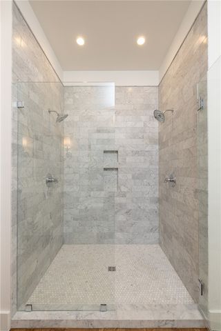 1738 W Markham Road, Fayetteville, AR 72701