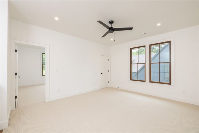 1738 W Markham Road, Fayetteville, AR 72701