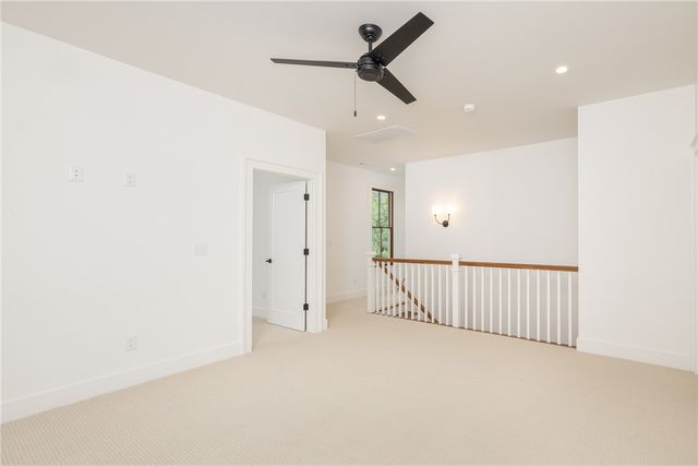 1738 W Markham Road, Fayetteville, AR 72701