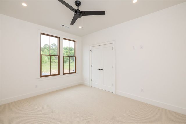 1738 W Markham Road, Fayetteville, AR 72701