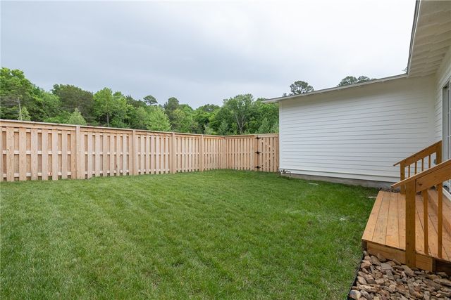 1738 W Markham Road, Fayetteville, AR 72701