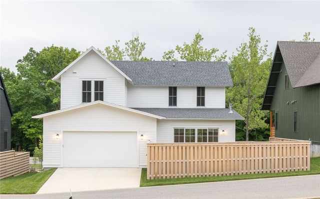 1738 W Markham Road, Fayetteville, AR 72701