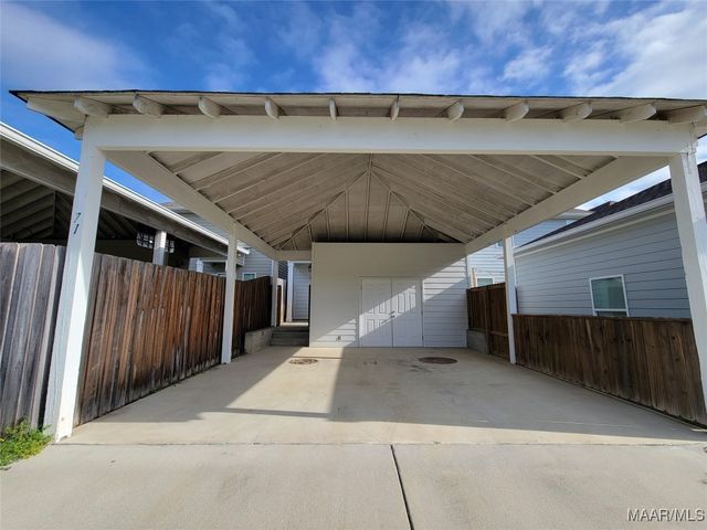 71 Honey Crisp Lane, Pike Road, AL 36064