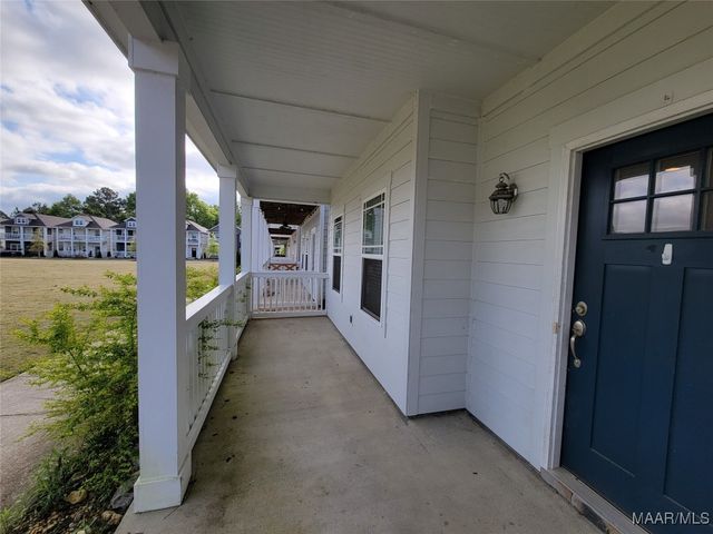 71 Honey Crisp Lane, Pike Road, AL 36064