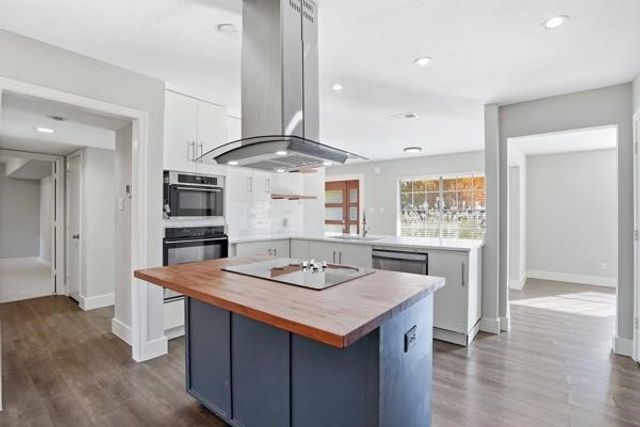 2015 Wimbledon Drive, Arlington, TX 76017