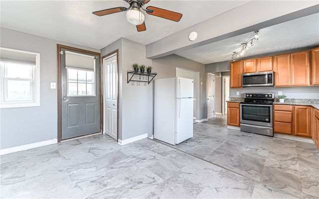 1711 Mercer St, Hopewell Twp, PA 15001