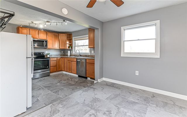 1711 Mercer St, Hopewell Twp, PA 15001