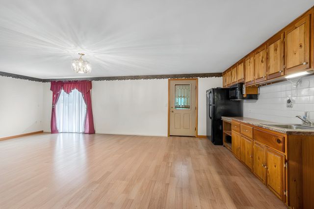 126 Montaup Ave, Dracut, MA 01826
