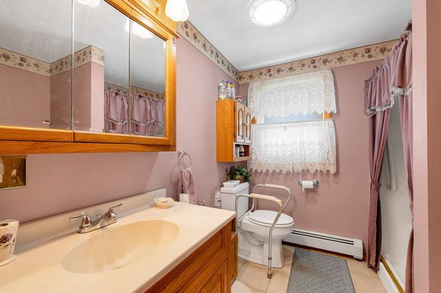 126 Montaup Ave, Dracut, MA 01826