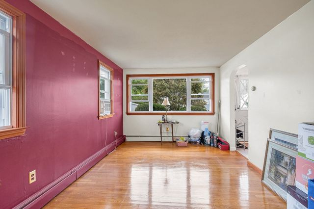 126 Montaup Ave, Dracut, MA 01826