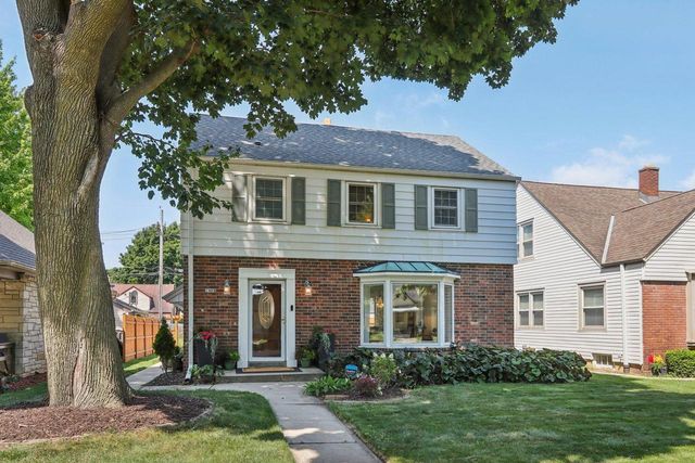 2909 N 77th STREET, Milwaukee, WI 53222