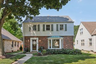 2909 N 77th STREET, Milwaukee, WI 53222