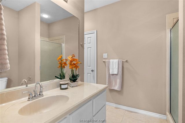 4196 Winding Road, Hearne, TX 77859