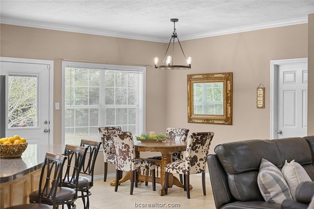 4196 Winding Road, Hearne, TX 77859