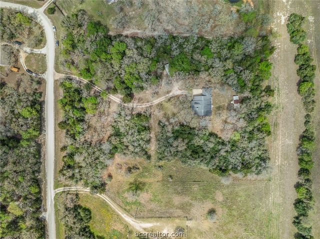 4196 Winding Road, Hearne, TX 77859