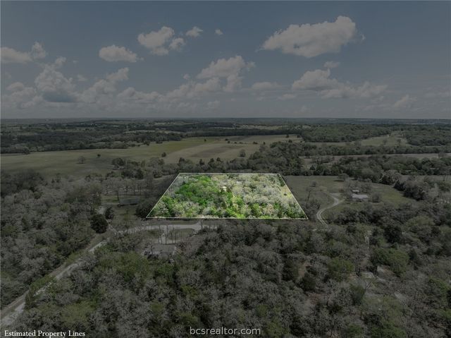 4196 Winding Road, Hearne, TX 77859