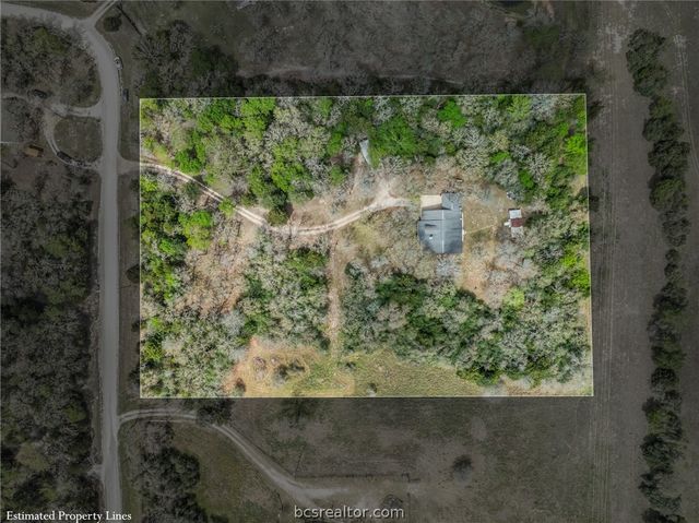 4196 Winding Road, Hearne, TX 77859