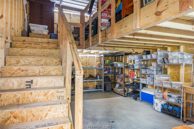 4196 Winding Road, Hearne, TX 77859