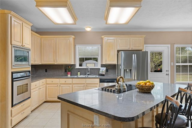 4196 Winding Road, Hearne, TX 77859