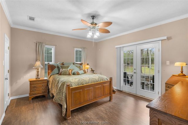 4196 Winding Road, Hearne, TX 77859