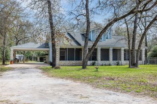4196 Winding Road, Hearne, TX 77859