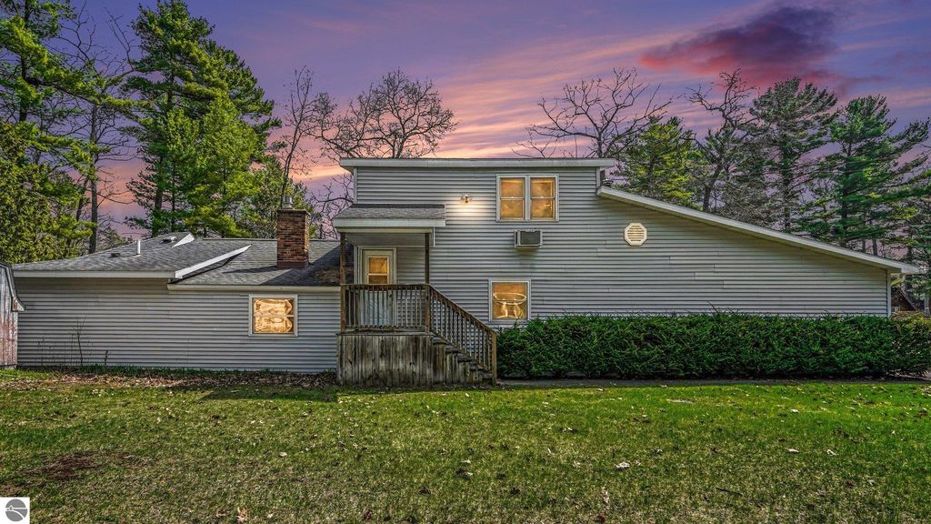 Image 5 of property listing at 509 Huron Hills Drive, East Tawas, MI 48730
