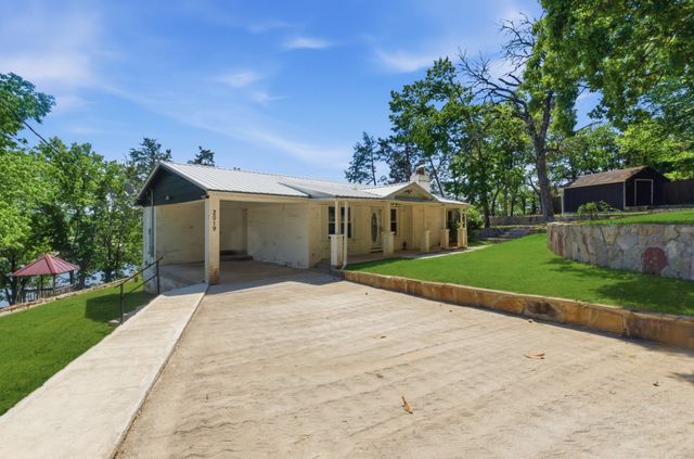 2019 Cedar Bluff Dr, Decaturville, TN 38329