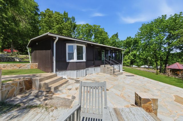 2019 Cedar Bluff Dr, Decaturville, TN 38329