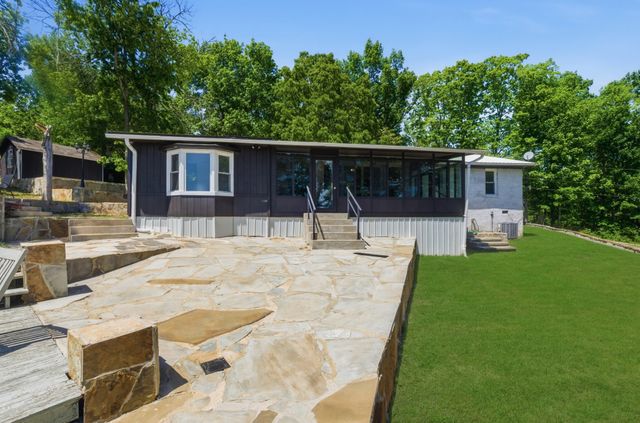 2019 Cedar Bluff Dr, Decaturville, TN 38329